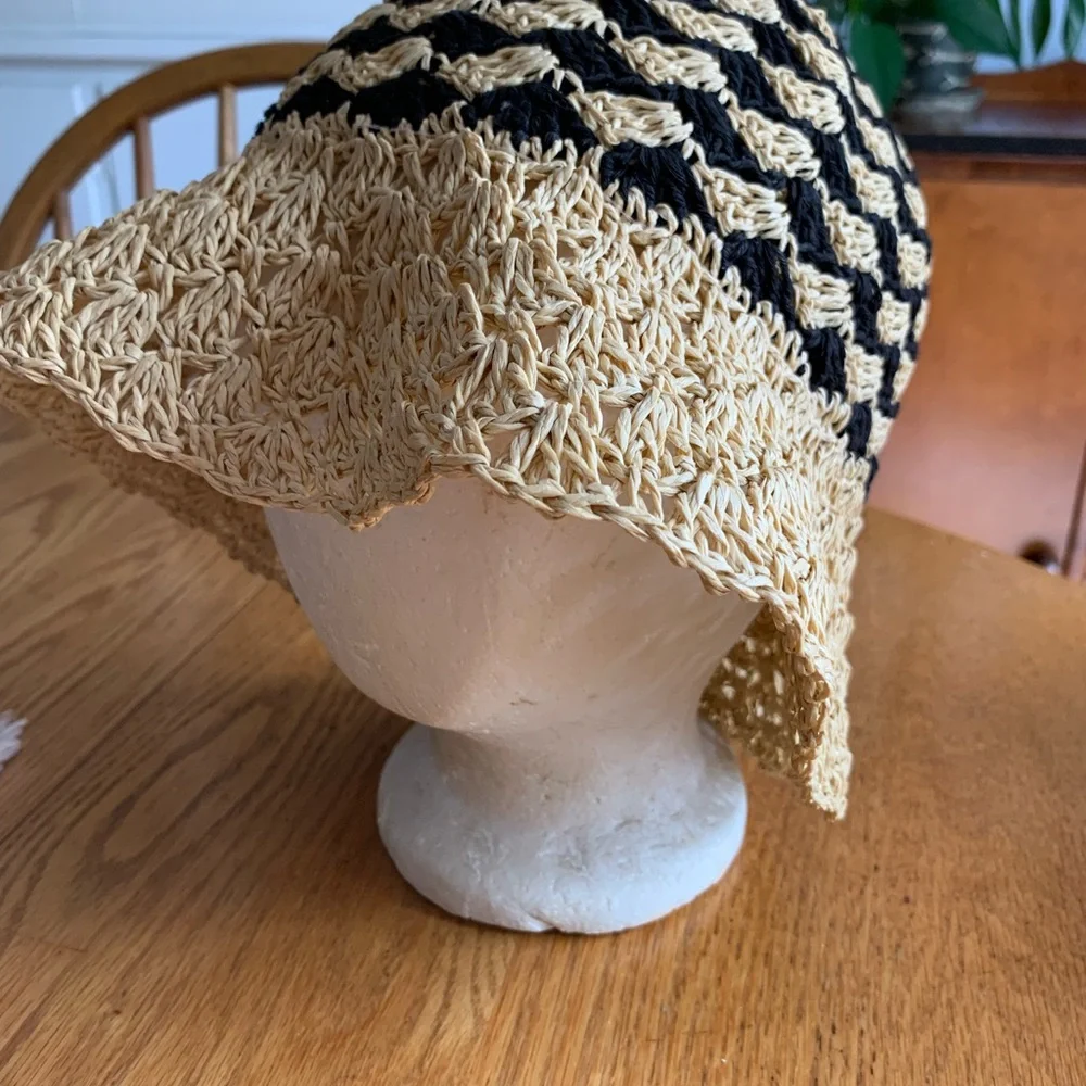 Daniele Meucci Women’s Italian Straw Summer Bucket Hat - Picture 4 of 7
